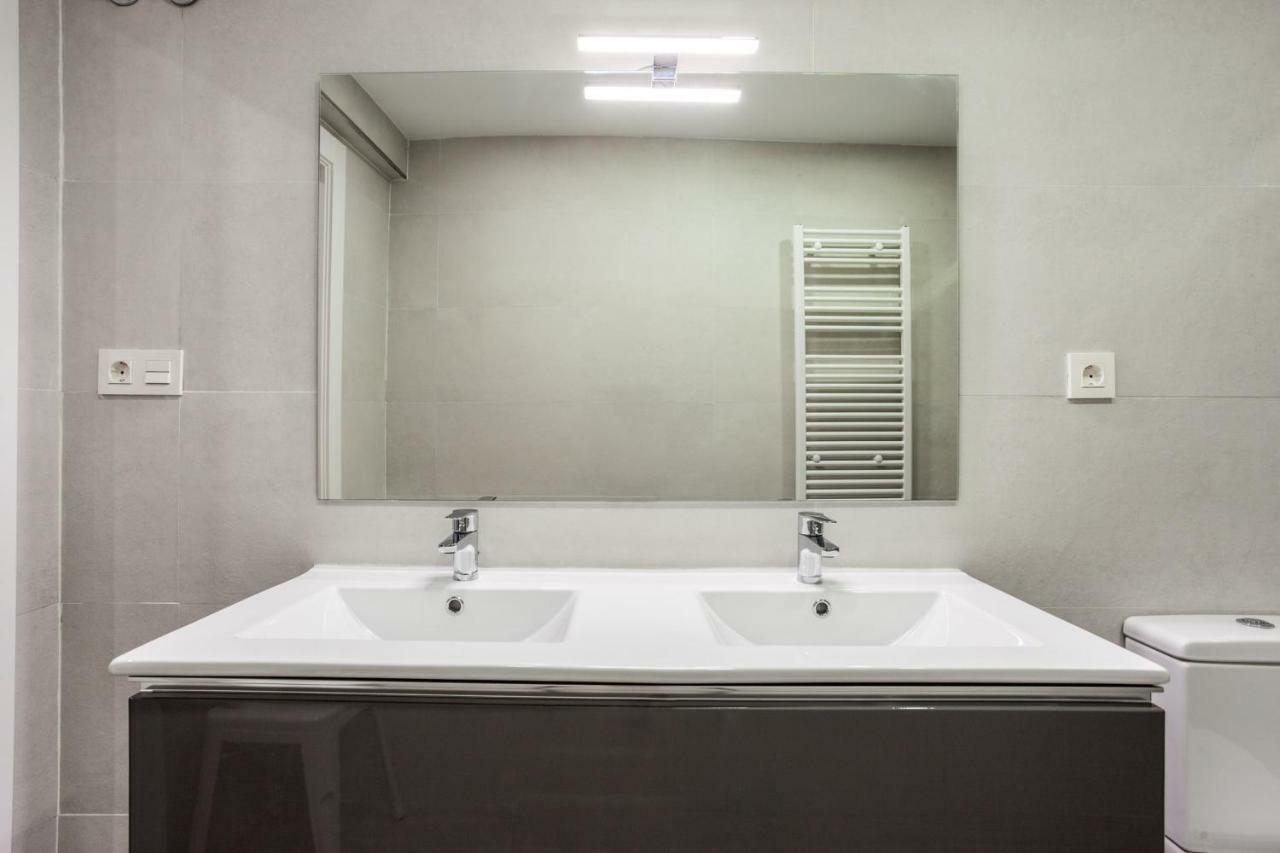 Apartamentos Reina Isabel Granada Esterno foto